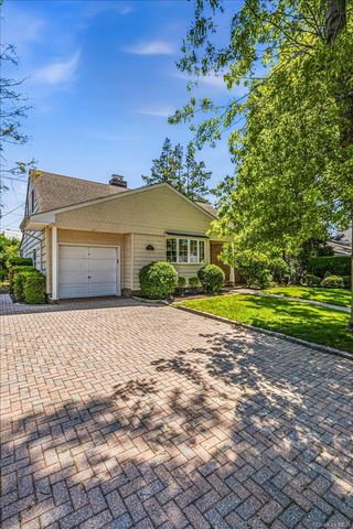 50 Yale Street, Garden City, NY 11530