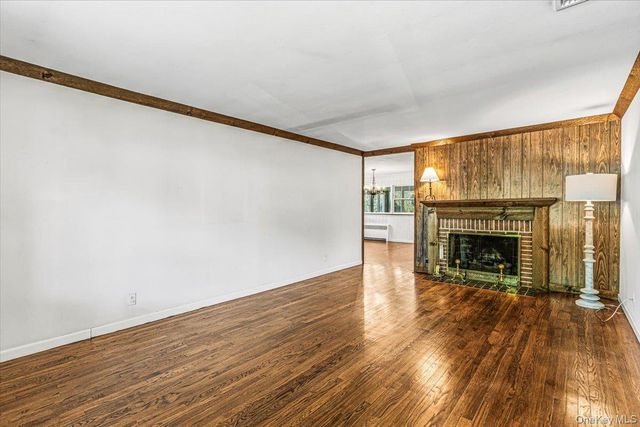 50 Yale Street, Garden City, NY 11530