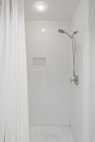 8805 Point West DR, Austin, TX 78759