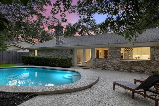8805 Point West DR, Austin, TX 78759