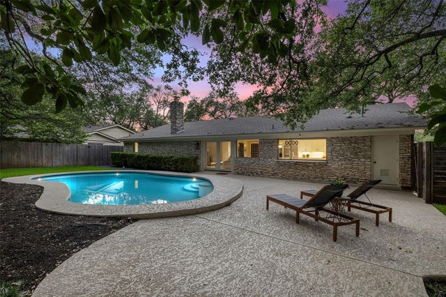 8805 Point West DR, Austin, TX 78759