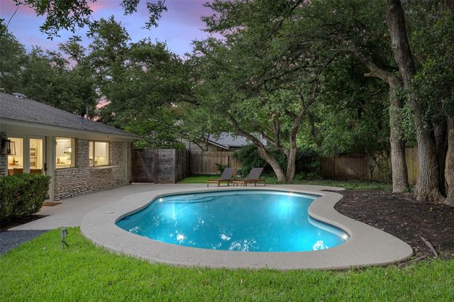 8805 Point West DR, Austin, TX 78759