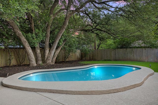 8805 Point West DR, Austin, TX 78759