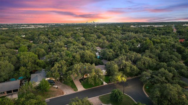 8805 Point West DR, Austin, TX 78759