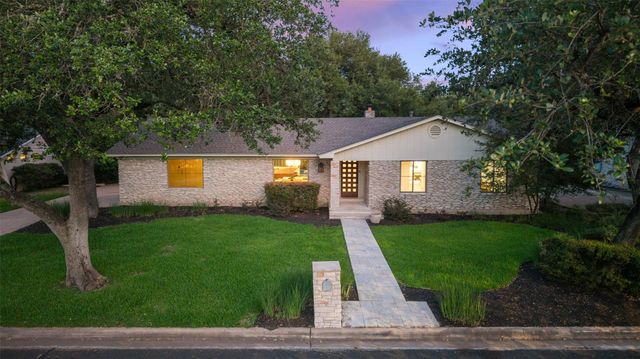 8805 Point West DR, Austin, TX 78759
