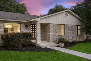 8805 Point West DR, Austin, TX 78759