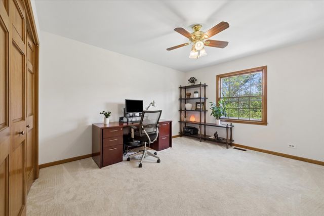 381 Prairie Knoll Drive, Naperville, IL 60565