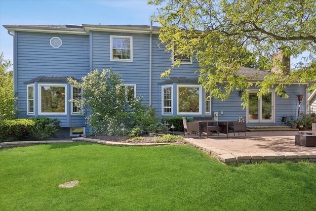 381 Prairie Knoll Drive, Naperville, IL 60565