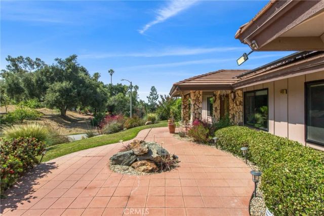 1405 Sterling Road, Redlands, CA 92373