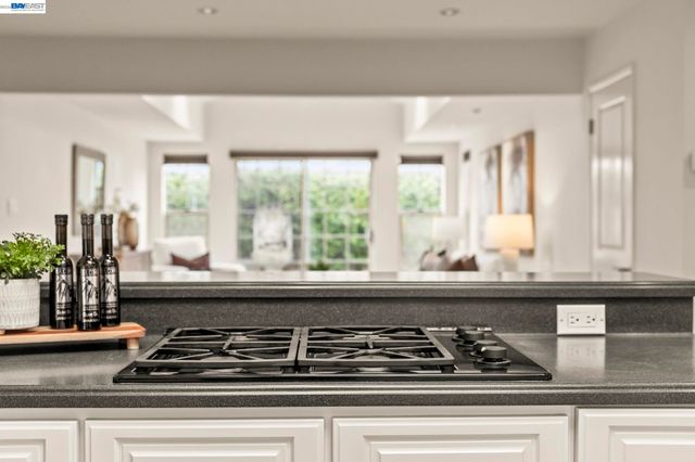 3305 Arcadian Dr, Castro Valley, CA 94546