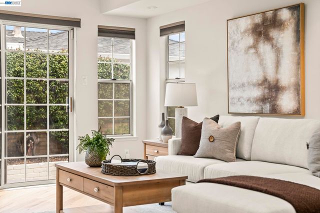 3305 Arcadian Dr, Castro Valley, CA 94546