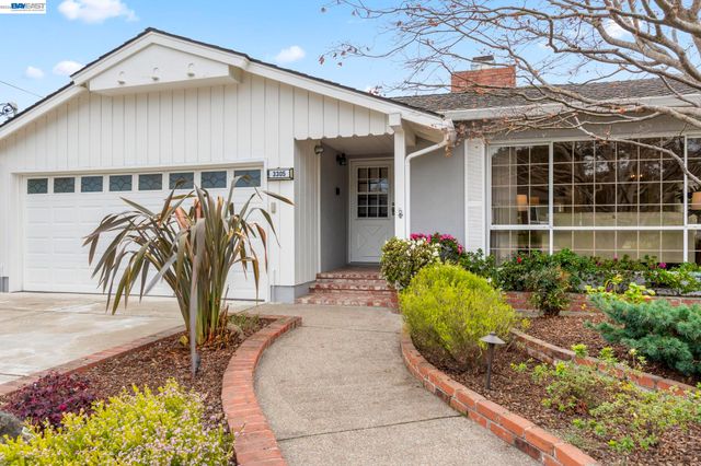 3305 Arcadian Dr, Castro Valley, CA 94546