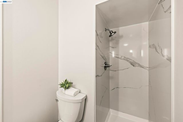 3305 Arcadian Dr, Castro Valley, CA 94546