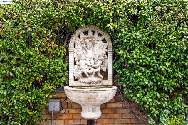 3305 Arcadian Dr, Castro Valley, CA 94546