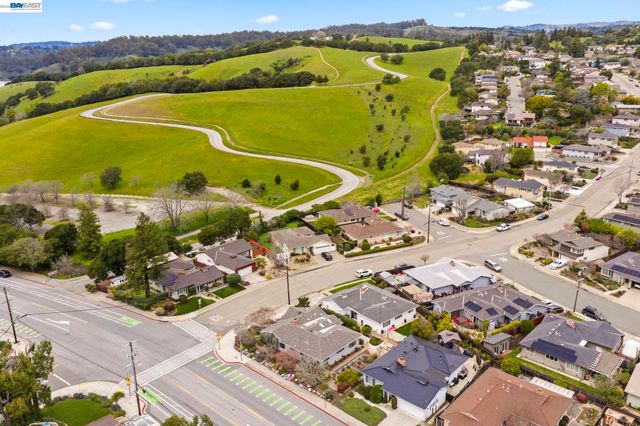 3305 Arcadian Dr, Castro Valley, CA 94546