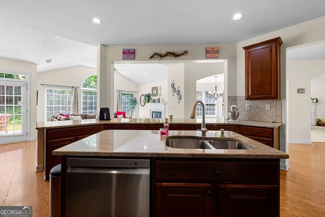 1610 Cascade Overlook, Peachtree City, GA 30269