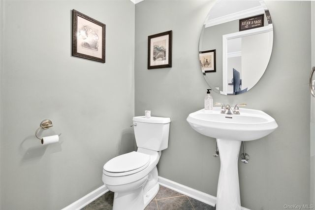 12 Meadowview Lane, Carmel, NY 10512