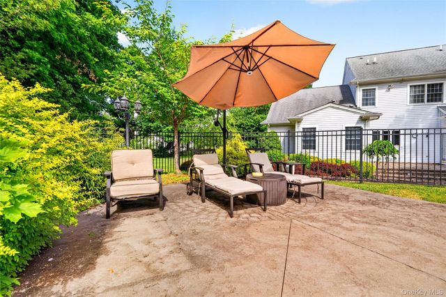 12 Meadowview Lane, Carmel, NY 10512