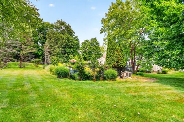 12 Meadowview Lane, Carmel, NY 10512