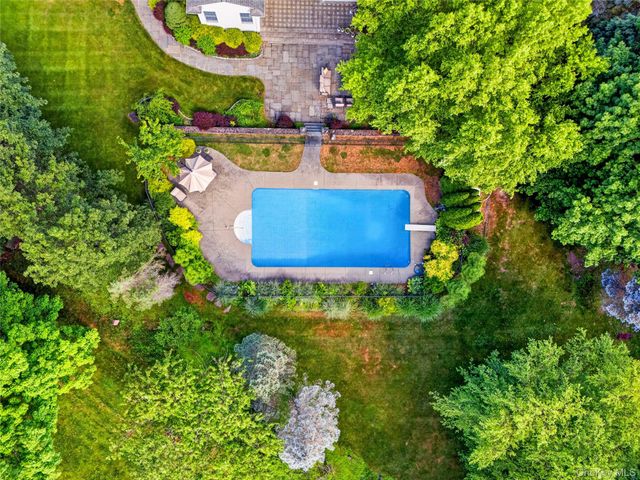 12 Meadowview Lane, Carmel, NY 10512