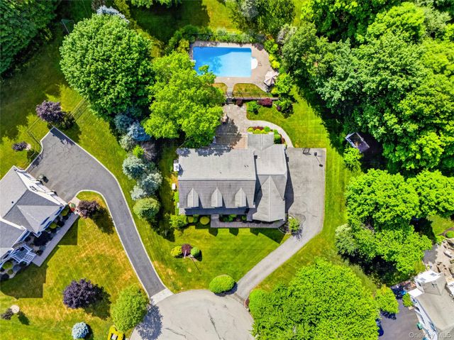 12 Meadowview Lane, Carmel, NY 10512