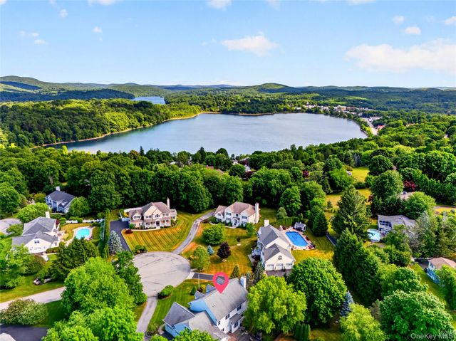 12 Meadowview Lane, Carmel, NY 10512