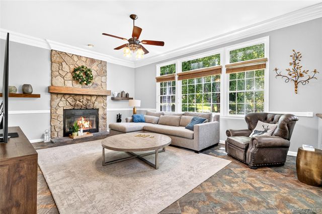 12 Meadowview Lane, Carmel, NY 10512