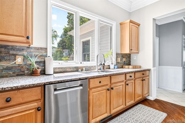 12 Meadowview Lane, Carmel, NY 10512