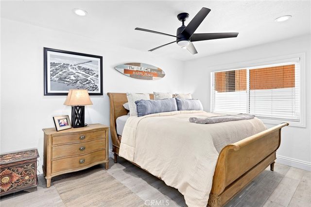 916 E Oceanfront, Newport Beach, CA 92661