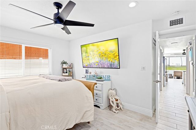 916 E Oceanfront, Newport Beach, CA 92661