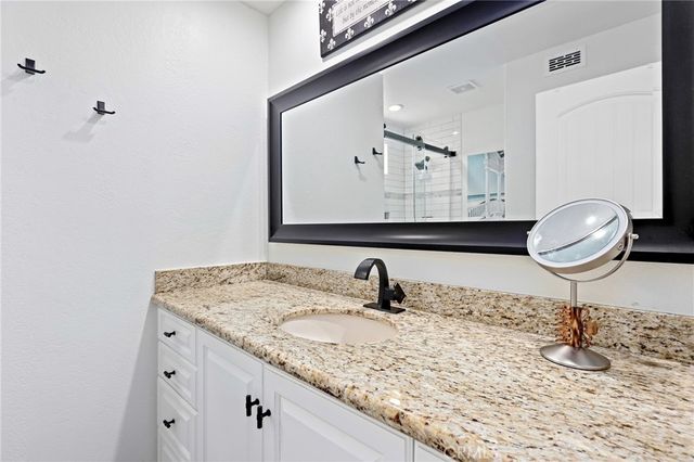 916 E Oceanfront, Newport Beach, CA 92661