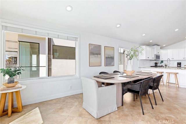 916 E Oceanfront, Newport Beach, CA 92661