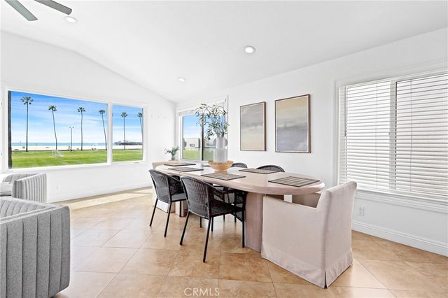 916 E Oceanfront, Newport Beach, CA 92661