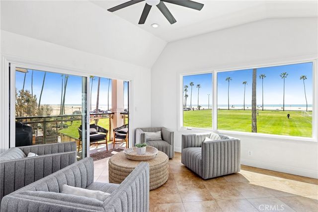 916 E Oceanfront, Newport Beach, CA 92661