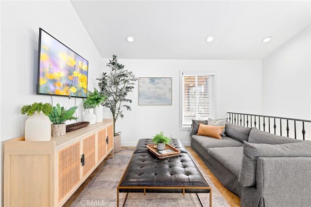 916 E Oceanfront, Newport Beach, CA 92661