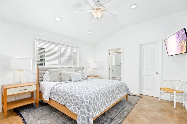 916 E Oceanfront, Newport Beach, CA 92661