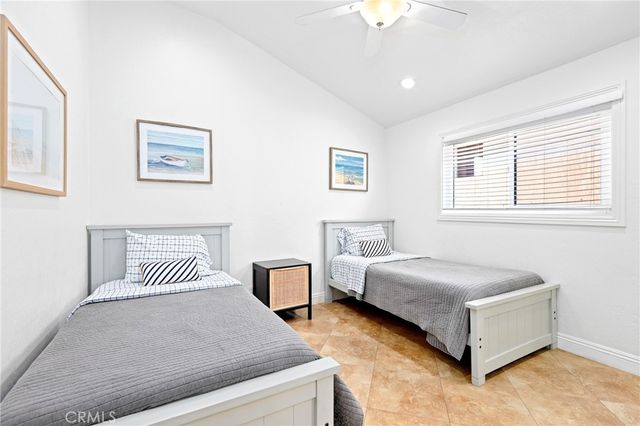 916 E Oceanfront, Newport Beach, CA 92661