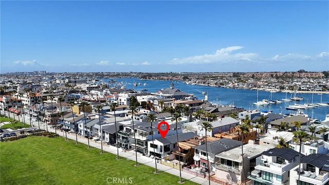 916 E Oceanfront, Newport Beach, CA 92661