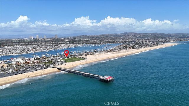 916 E Oceanfront, Newport Beach, CA 92661