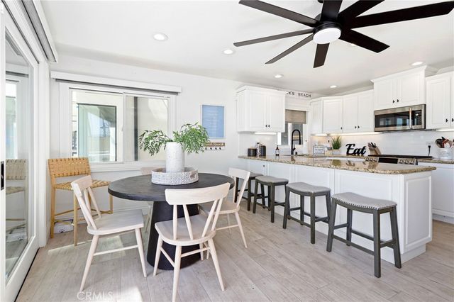 916 E Oceanfront, Newport Beach, CA 92661