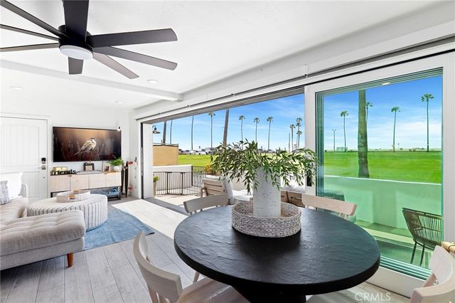 916 E Oceanfront, Newport Beach, CA 92661