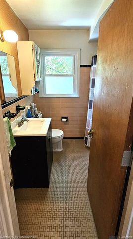 29824 Hathaway Street, Livonia, MI 48150