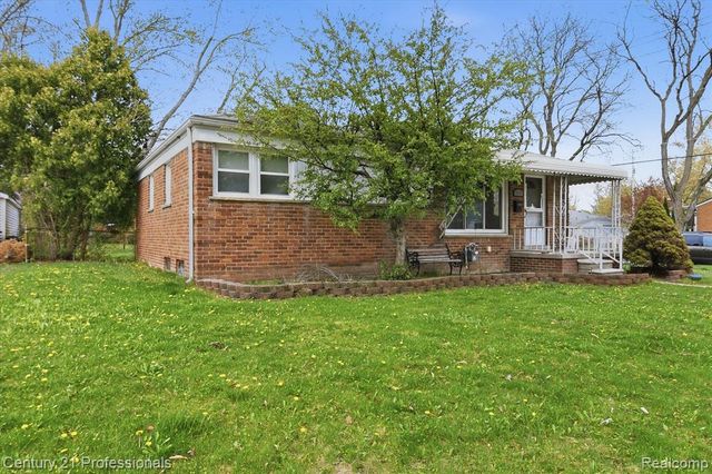 29824 Hathaway Street, Livonia, MI 48150