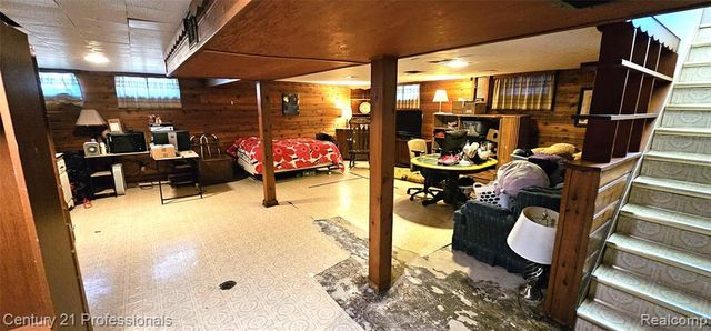 29824 Hathaway Street, Livonia, MI 48150