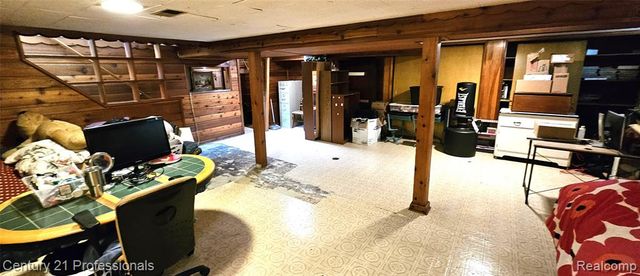 29824 Hathaway Street, Livonia, MI 48150
