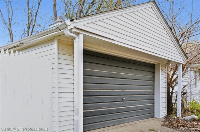29824 Hathaway Street, Livonia, MI 48150