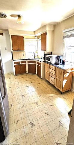 29824 Hathaway Street, Livonia, MI 48150