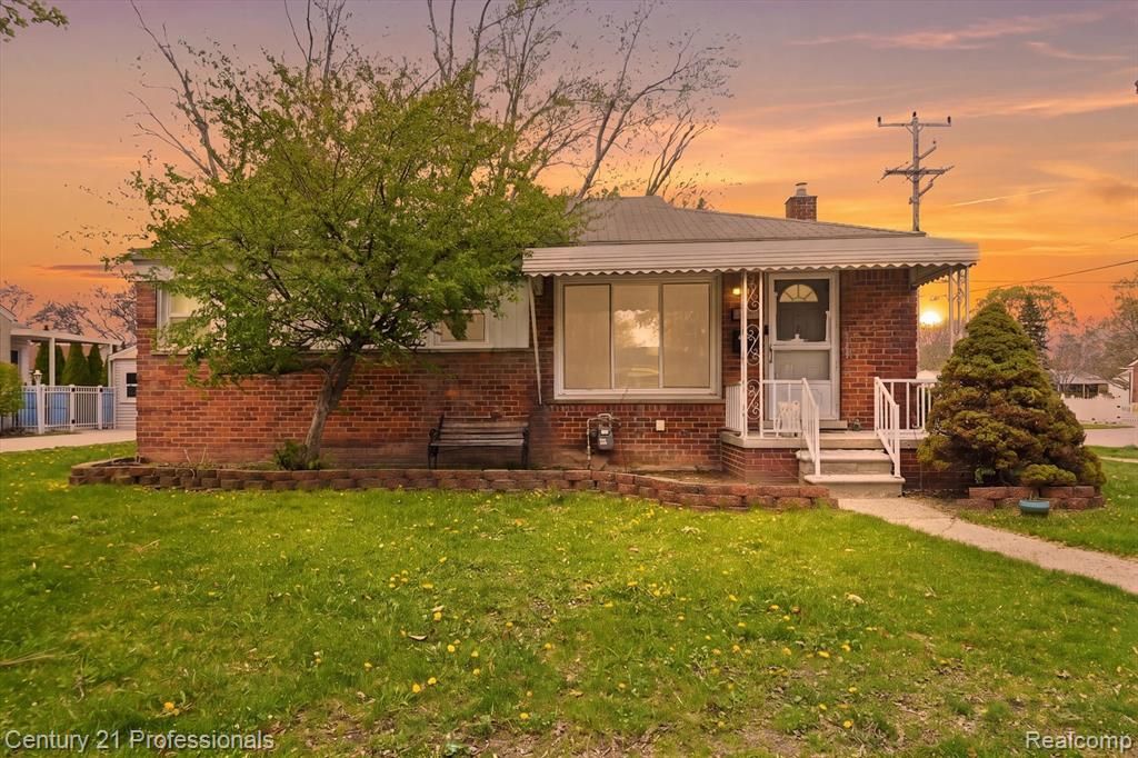 29824 Hathaway Street, Livonia, MI 48150
