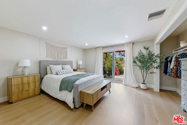 2904 Highridge Road, La Crescenta, CA 91214