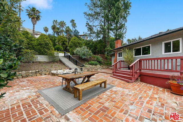 2904 Highridge Road, La Crescenta, CA 91214